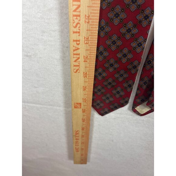 Brooks Brothers All Silk Red Floral Pattern Necktie - Picture 4 of 5